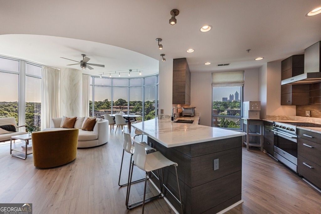 222 12th Street NE 806, Atlanta, GA 30309
