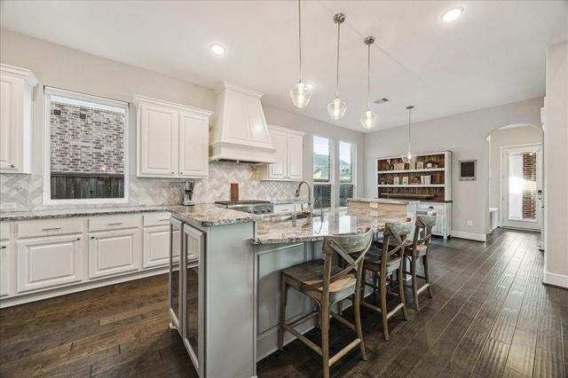 66 Footbridge Way, The Woodlands, TX 77389