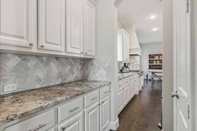 66 Footbridge Way, The Woodlands, TX 77389