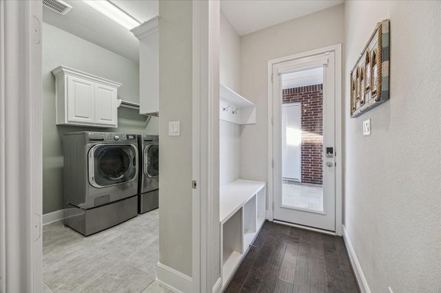 66 Footbridge Way, The Woodlands, TX 77389