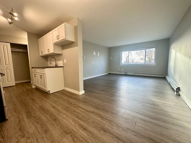 111 Sherbrooke Avenue 128, Hartford, CT 06106