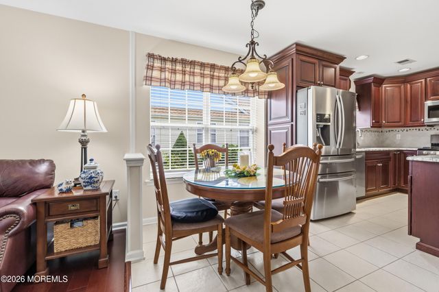 136 Skyline Drive, Lakewood, NJ 08701