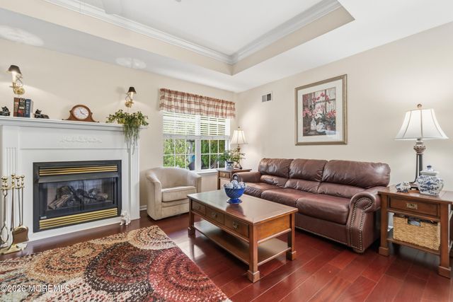 136 Skyline Drive, Lakewood, NJ 08701