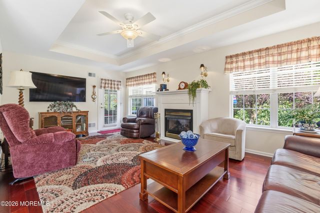 136 Skyline Drive, Lakewood, NJ 08701