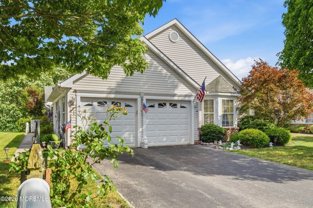 136 Skyline Drive, Lakewood, NJ 08701