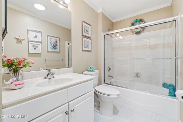 136 Skyline Drive, Lakewood, NJ 08701