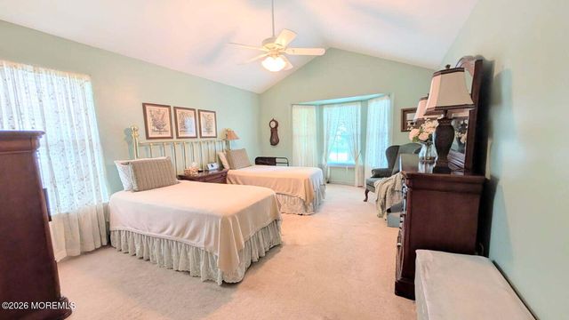 136 Skyline Drive, Lakewood, NJ 08701