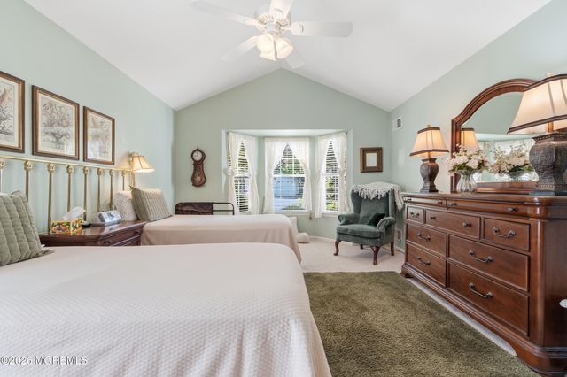 136 Skyline Drive, Lakewood, NJ 08701