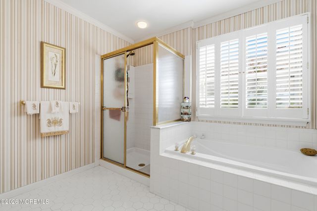 136 Skyline Drive, Lakewood, NJ 08701