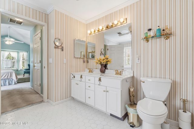 136 Skyline Drive, Lakewood, NJ 08701