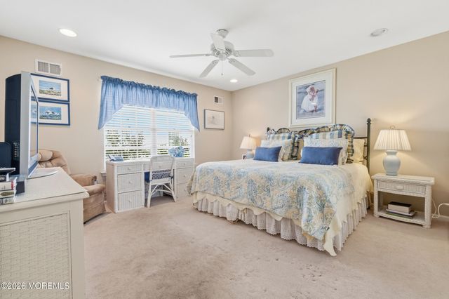 136 Skyline Drive, Lakewood, NJ 08701