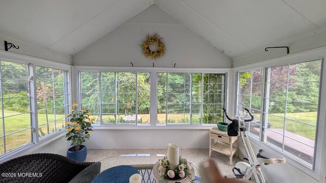136 Skyline Drive, Lakewood, NJ 08701