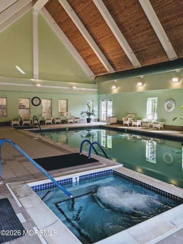 136 Skyline Drive, Lakewood, NJ 08701