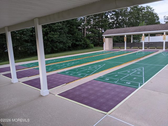 136 Skyline Drive, Lakewood, NJ 08701