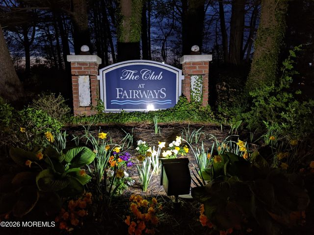 136 Skyline Drive, Lakewood, NJ 08701