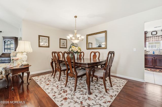 136 Skyline Drive, Lakewood, NJ 08701