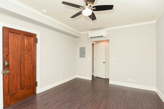 640 W WRIGHTWOOD Avenue 211, Chicago, IL 60614