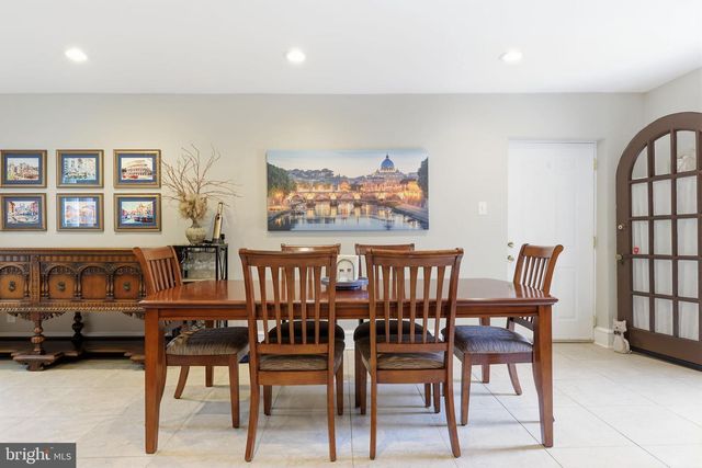 719 WINDING RD, Jenkintown, PA 19046