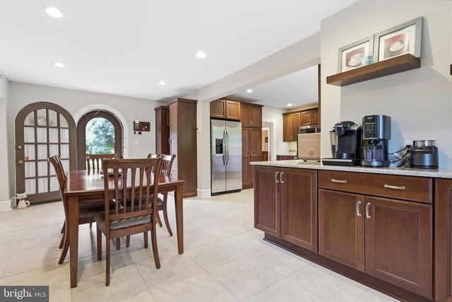 719 WINDING RD, Jenkintown, PA 19046