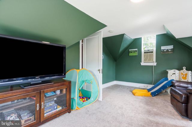 719 WINDING RD, Jenkintown, PA 19046
