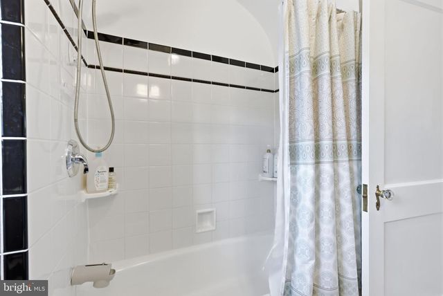 719 WINDING RD, Jenkintown, PA 19046