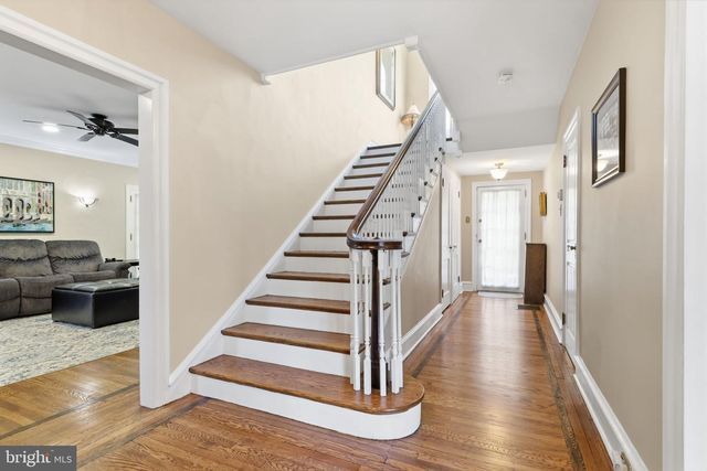 719 WINDING RD, Jenkintown, PA 19046