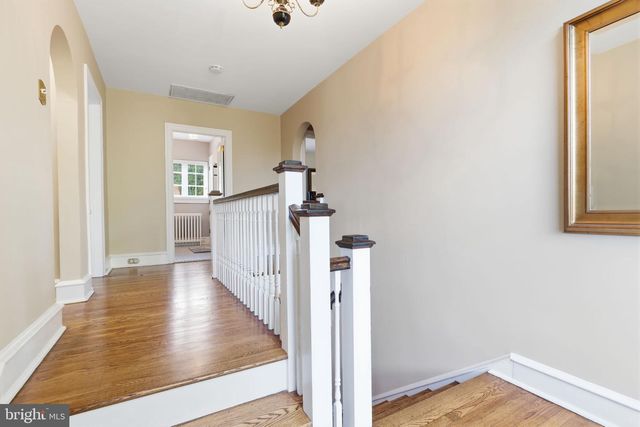 719 WINDING RD, Jenkintown, PA 19046
