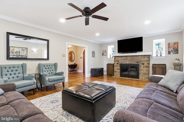 719 WINDING RD, Jenkintown, PA 19046