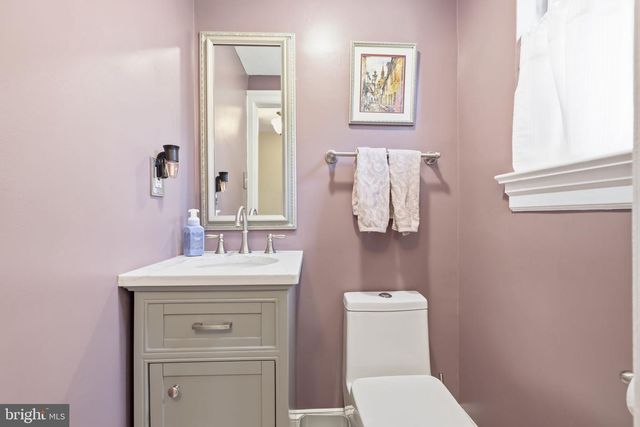 719 WINDING RD, Jenkintown, PA 19046