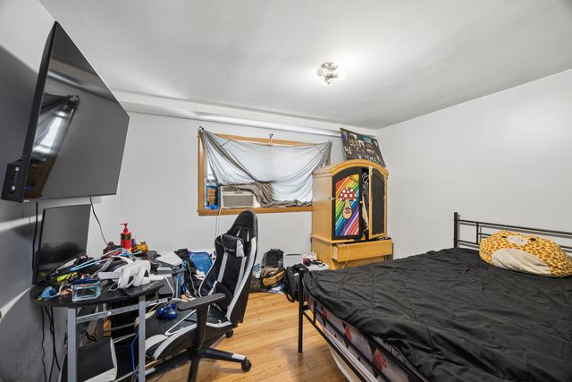 2209 N Long Avenue, Chicago, IL 60639