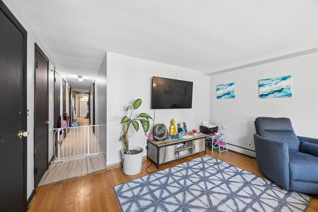 2209 N Long Avenue, Chicago, IL 60639