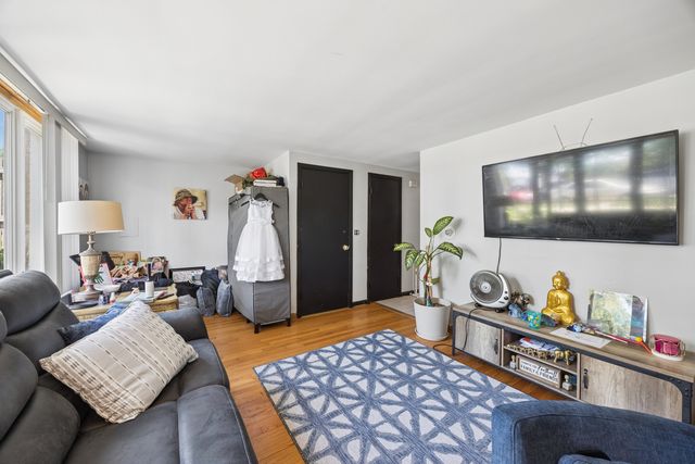 2209 N Long Avenue, Chicago, IL 60639
