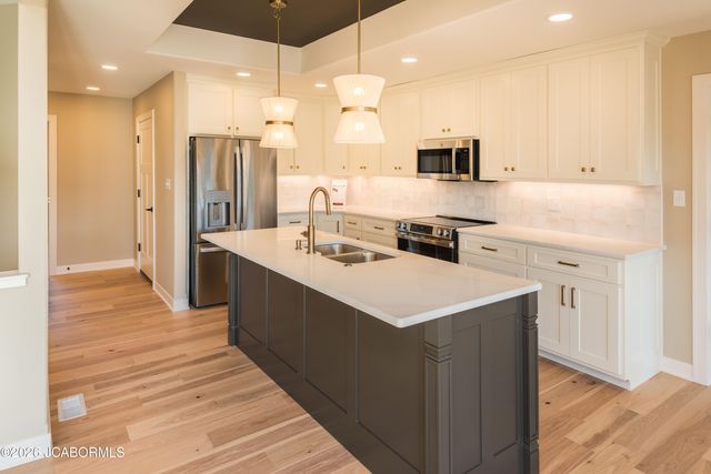 735 SARDONYX DRIVE, Jefferson City, MO 65109