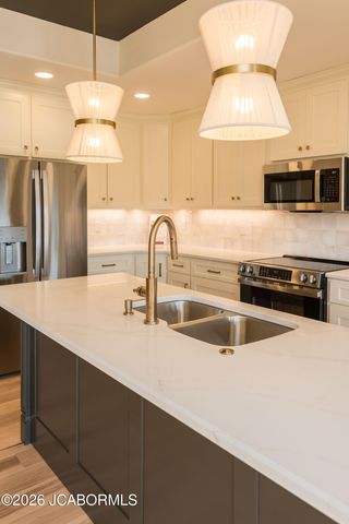 735 SARDONYX DRIVE, Jefferson City, MO 65109