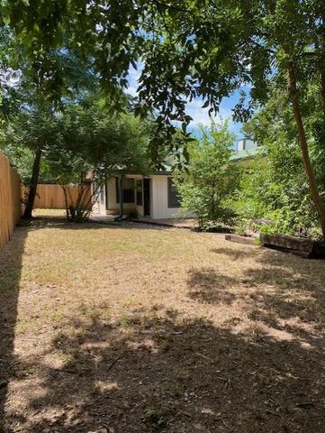 108 Dover Dr, Kerrville, TX 78028