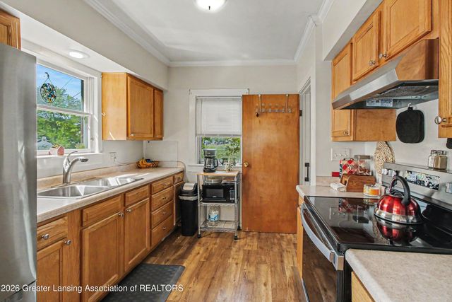 8306 W St Joe Highway, Lansing, MI 48917