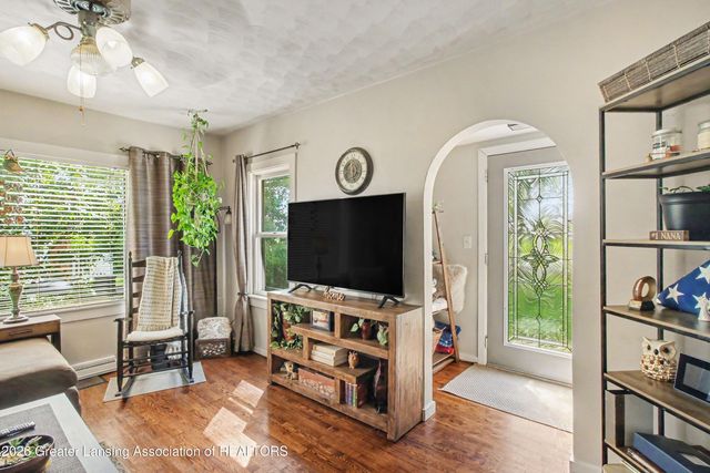 8306 W St Joe Highway, Lansing, MI 48917