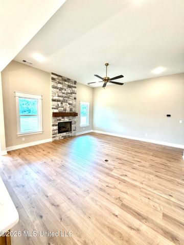 4365 Edison Drive, Nesbit, MS 38651