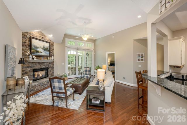 113 CHANCERY Court, Flat Rock, NC 28731