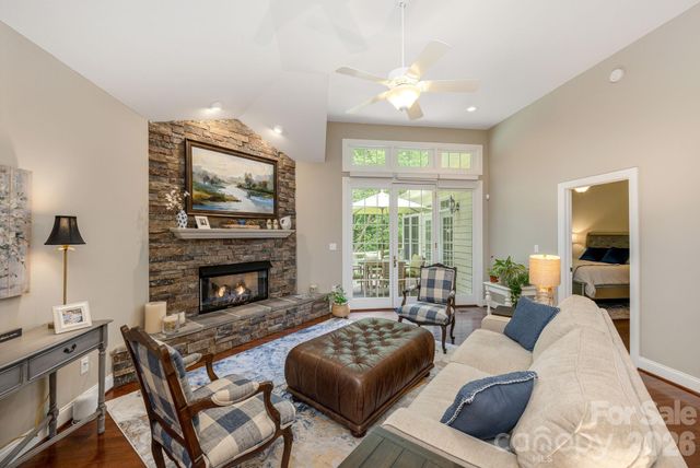 113 CHANCERY Court, Flat Rock, NC 28731