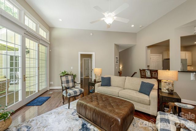113 CHANCERY Court, Flat Rock, NC 28731