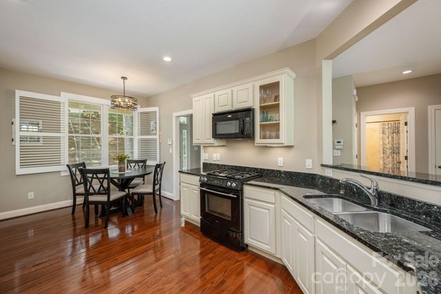 113 CHANCERY Court, Flat Rock, NC 28731