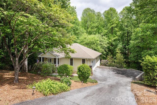 113 CHANCERY Court, Flat Rock, NC 28731