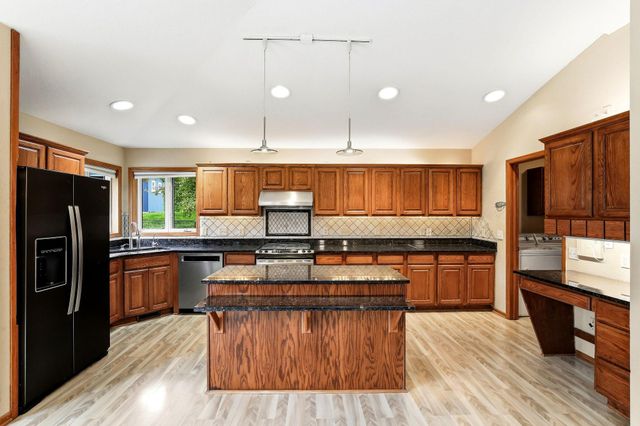2646 Shadow Lane, Chaska, MN 55318