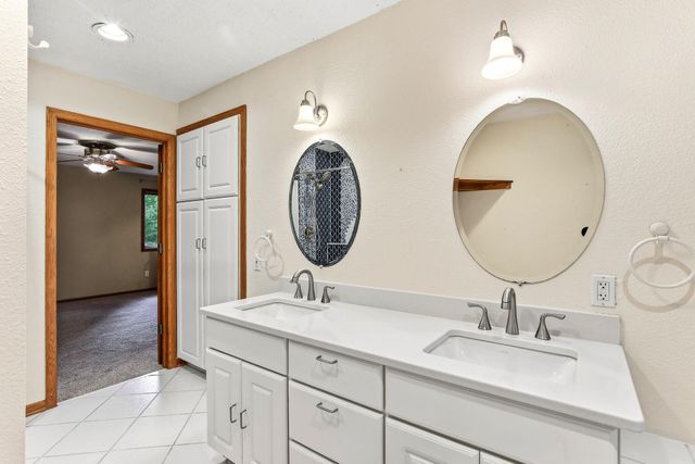 2646 Shadow Lane, Chaska, MN 55318