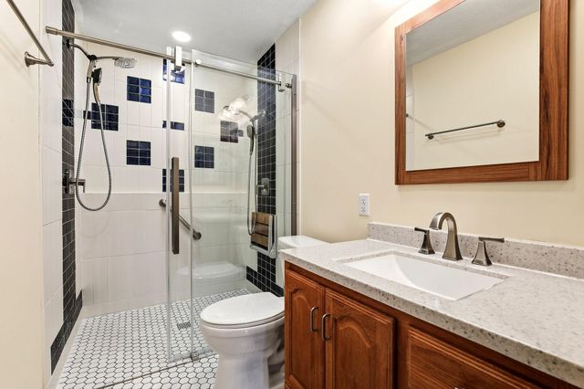2646 Shadow Lane, Chaska, MN 55318