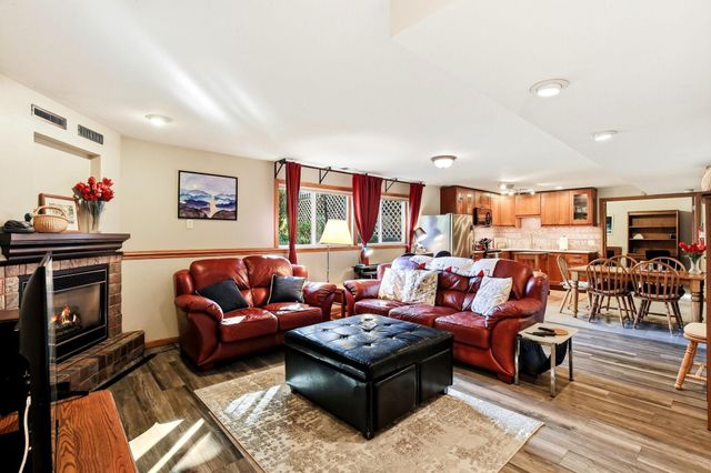 2646 Shadow Lane, Chaska, MN 55318