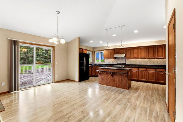 2646 Shadow Lane, Chaska, MN 55318