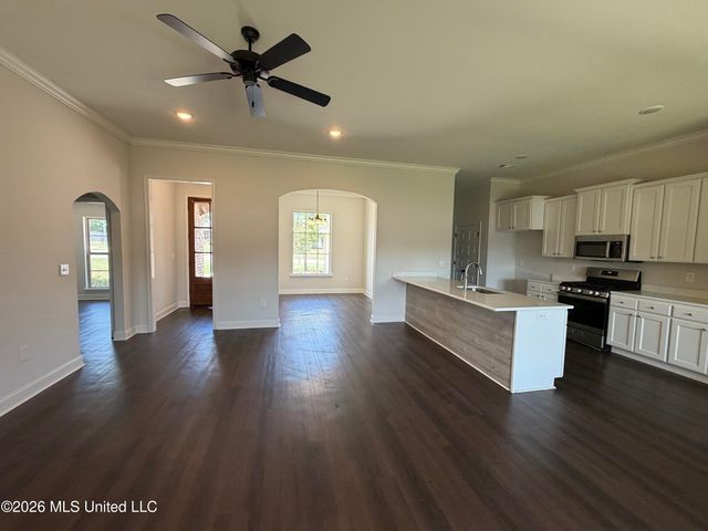 464 Silver Hill Drive, Pearl, MS 39208