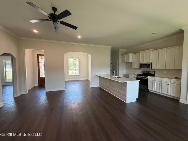 464 Silver Hill Drive, Pearl, MS 39208